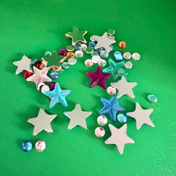 Multicolored Shaped Glitter - 7 0.5 oz containers plus 0.2 oz - Picture 3 of 10